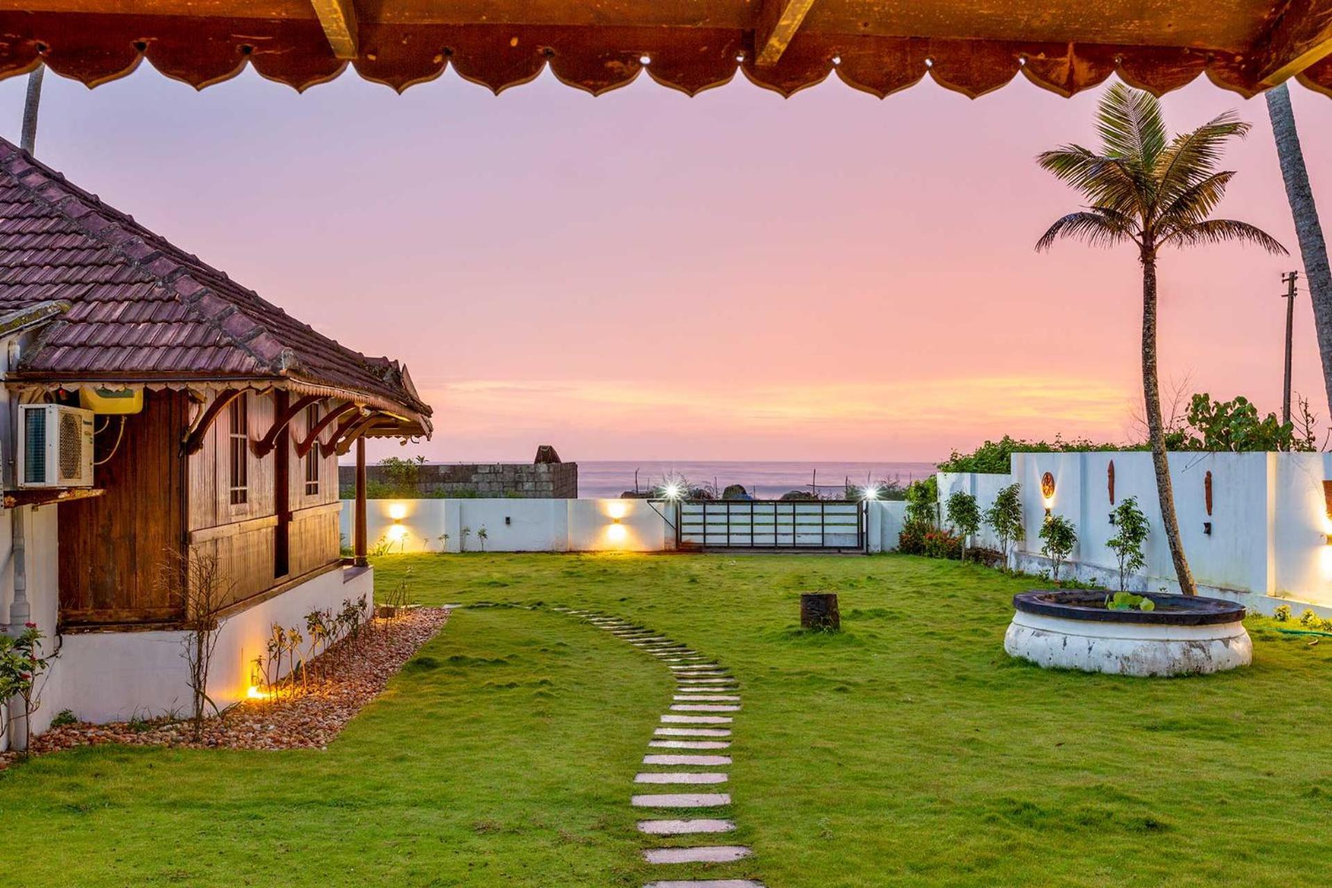 Deshadan'S Tarangi Beach Villas,Marari Марарикулам Экстерьер фото